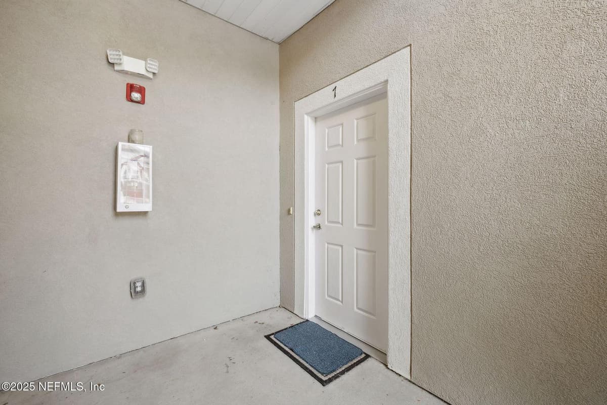 5050 PLAYPEN Drive 4-7, Jacksonville, FL 32210 3