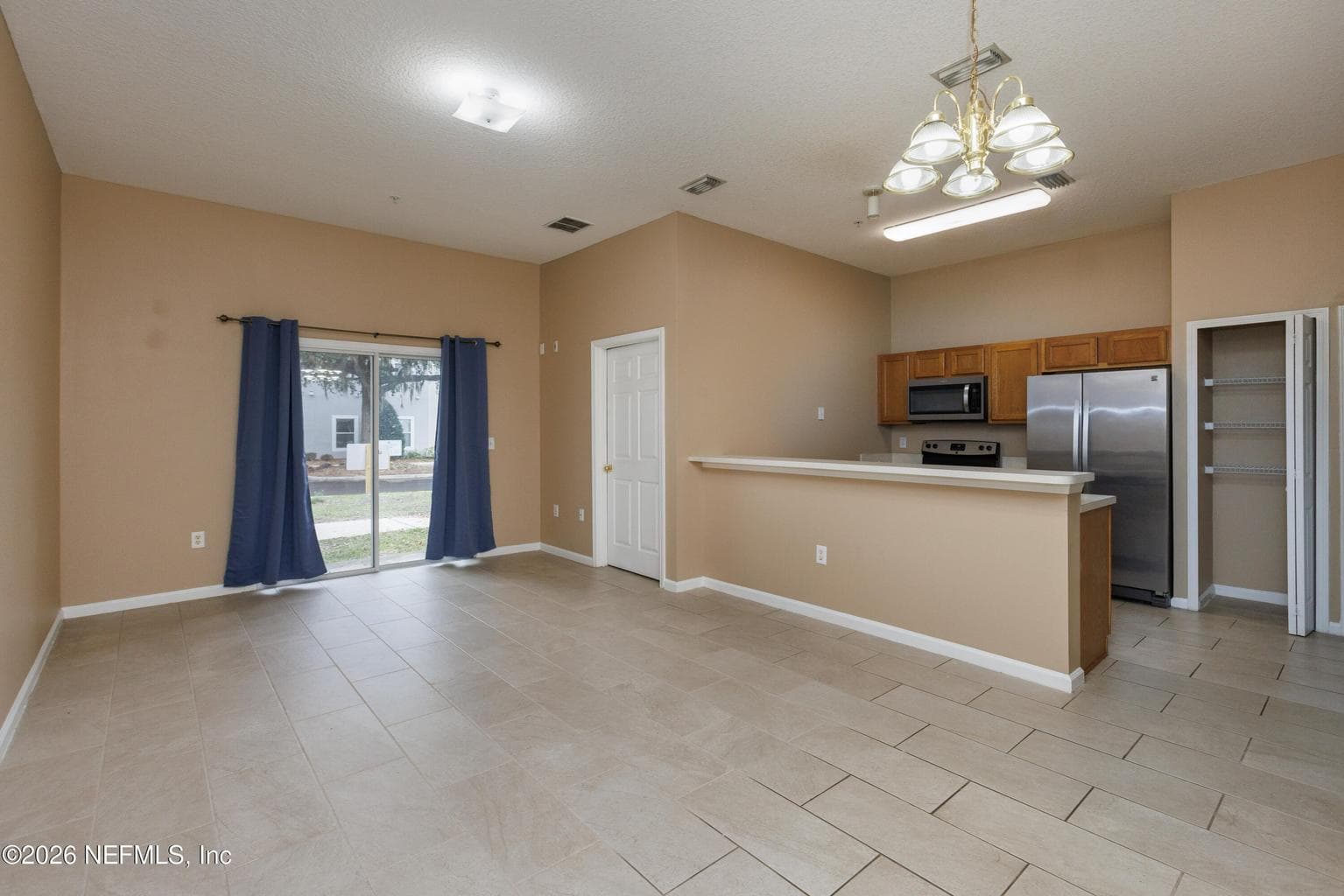 6070 MAGGIES Circle 105, Jacksonville, FL 32244