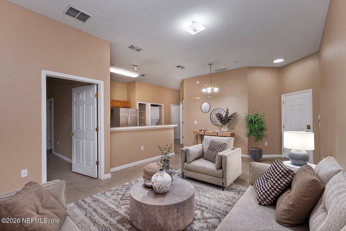 6070 MAGGIES Circle 105, Jacksonville, FL 32244 2