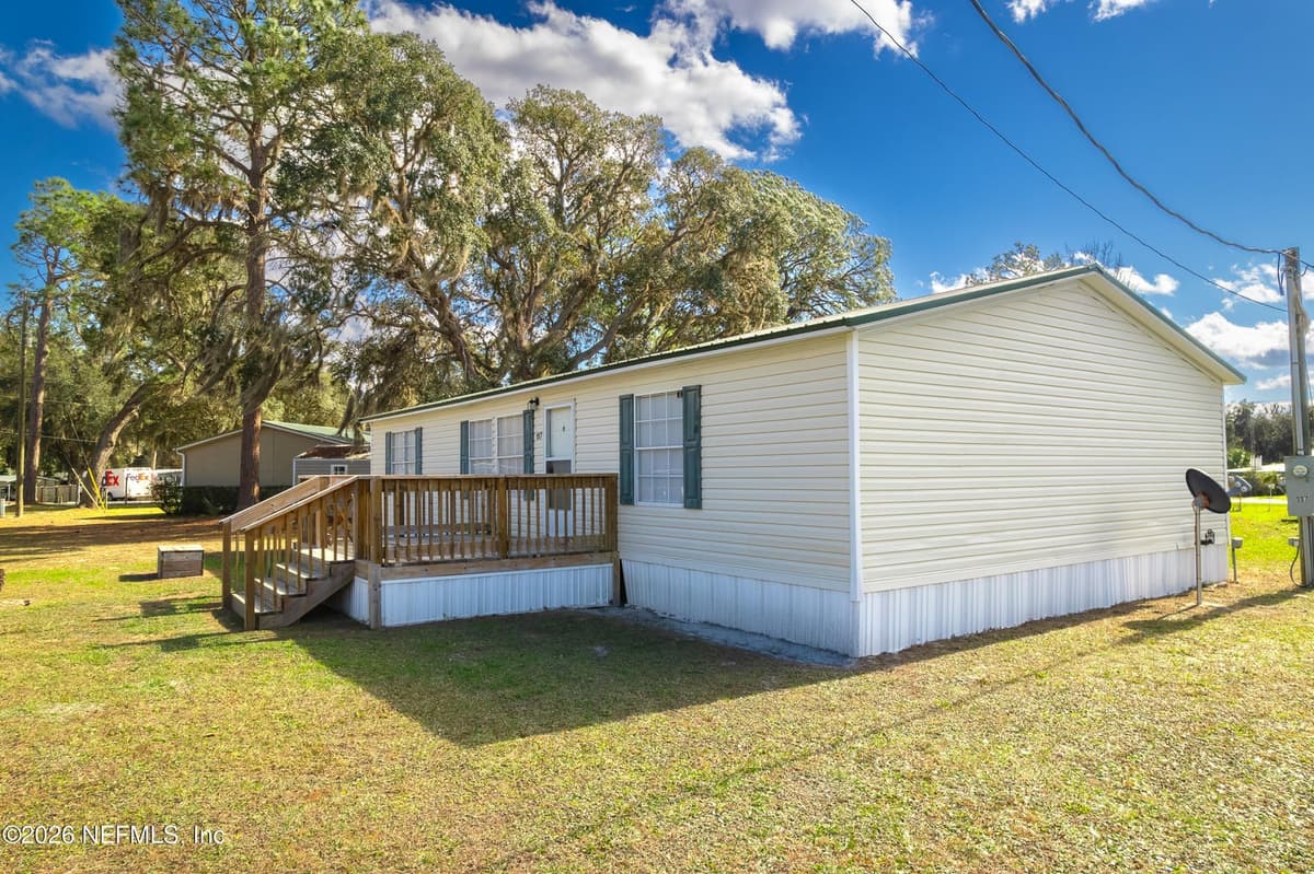 117 LAKE VIEW Avenue, Georgetown, FL 32139 3