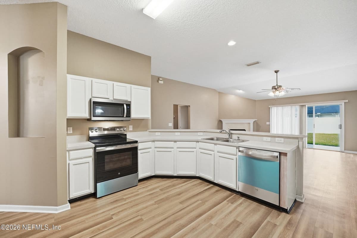 1109 SEATTLE SLEW Lane, Jacksonville, FL 32218 2