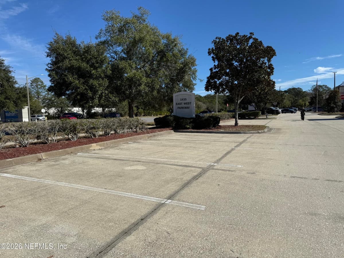 1835 EAST-WEST Parkway 18, Fleming Island, FL 32003 2