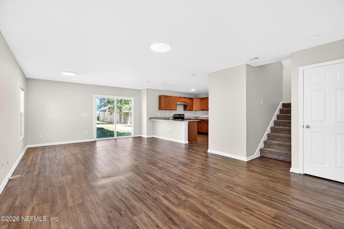 8043 STUART Avenue, Jacksonville, FL 32220 3