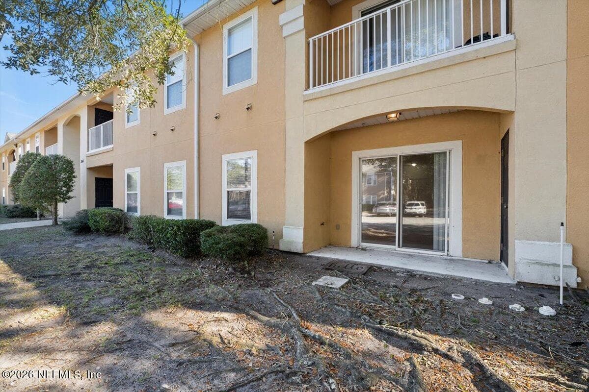 3641 KIRKPATRICK Circle 14-1, Jacksonville, FL 32210 2