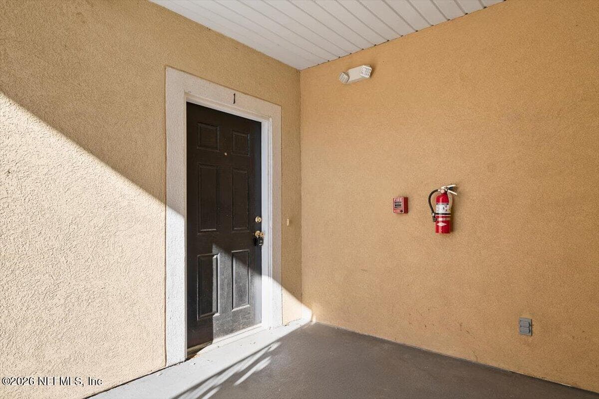 3641 KIRKPATRICK Circle 14-1, Jacksonville, FL 32210 3