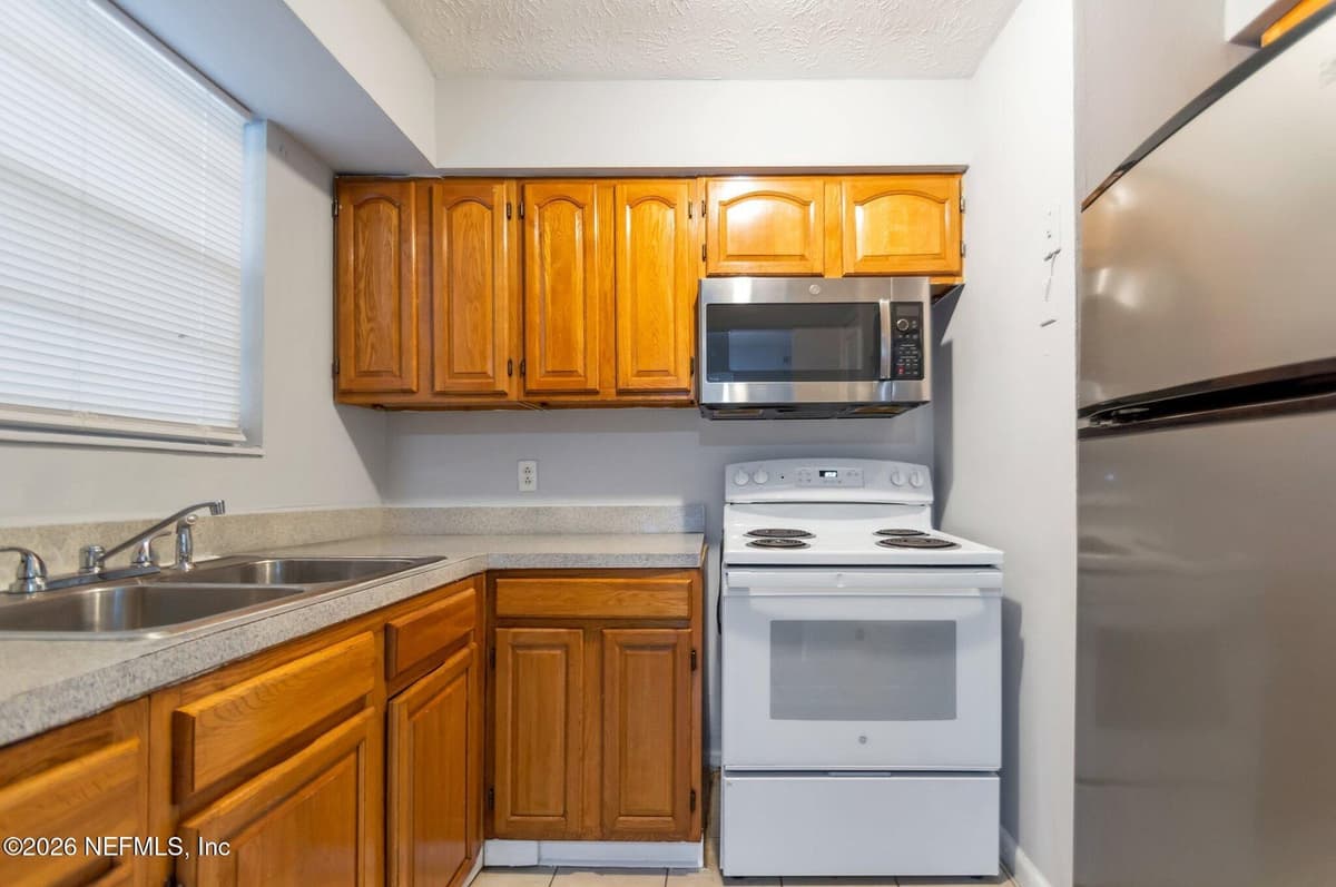 1551 W 31ST Street, Jacksonville, FL 32209 2