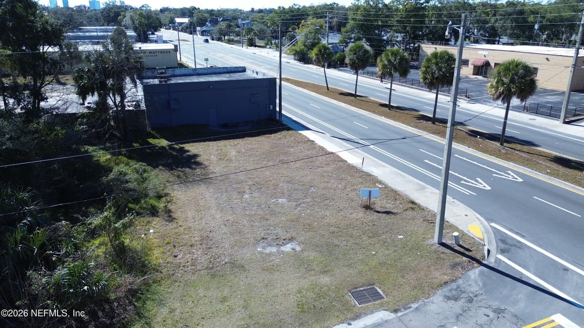 4923 MAIN Street N, Jacksonville, FL 32206 2