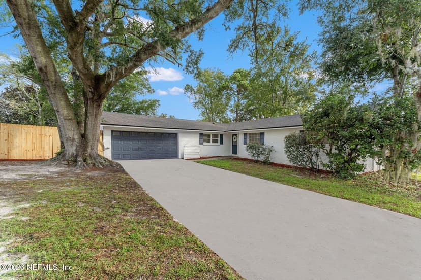 1563 LARHAZ Court, Orange Park, FL 32073
