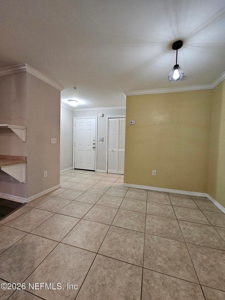 3591 KERNAN Boulevard S 323, Jacksonville, FL 33224