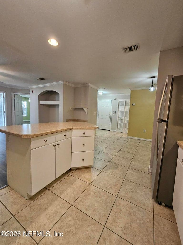 3591 KERNAN Boulevard S 323, Jacksonville, FL 33224 3