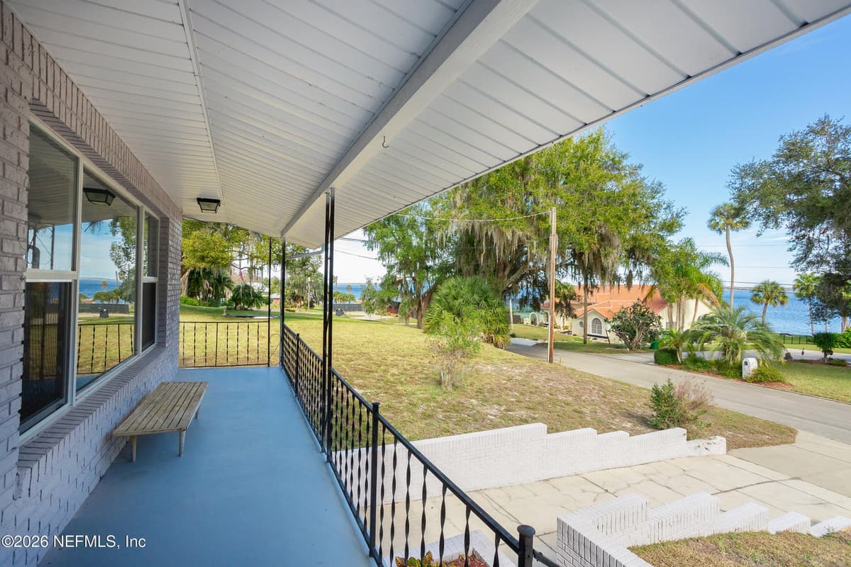 521 N LAKE Street, Crescent City, FL 32112 2