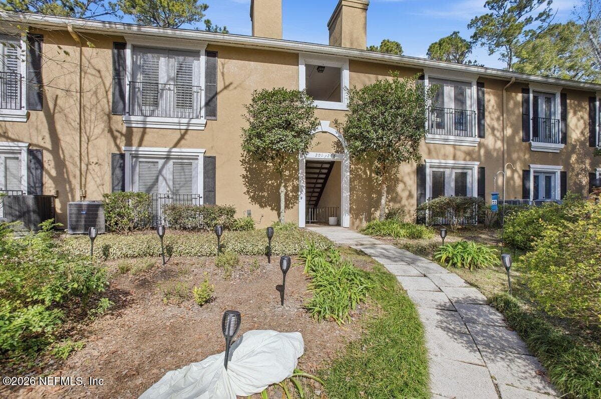 13727 RICHMOND PARK Drive N 204, Jacksonville, FL 32224 2