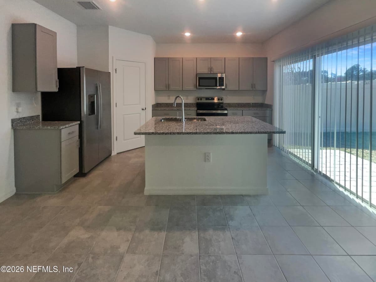 8513 LILIAS Circle, Jacksonville, FL 32219 2