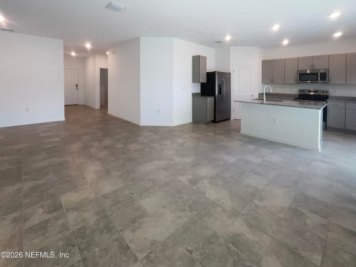 8513 LILIAS Circle, Jacksonville, FL 32219 3