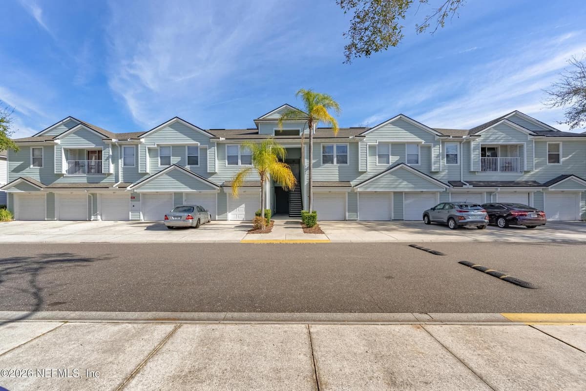 7047 DEER LODGE Circle 108, Jacksonville, FL 32256 2