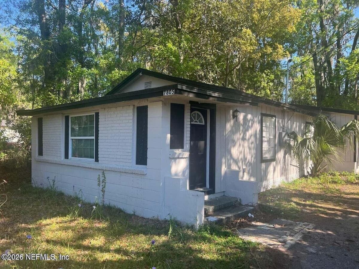 7805 SISKIN Avenue, Jacksonville, FL 32219 2