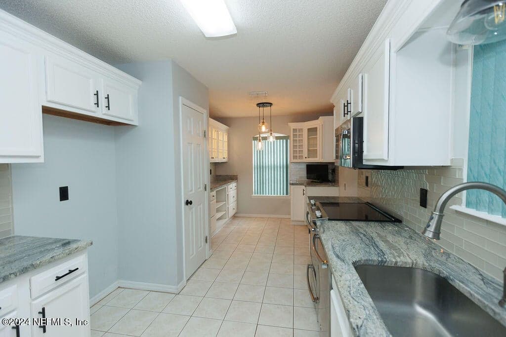 3141 PADDLE BOAT Lane, Jacksonville, FL 32223 2