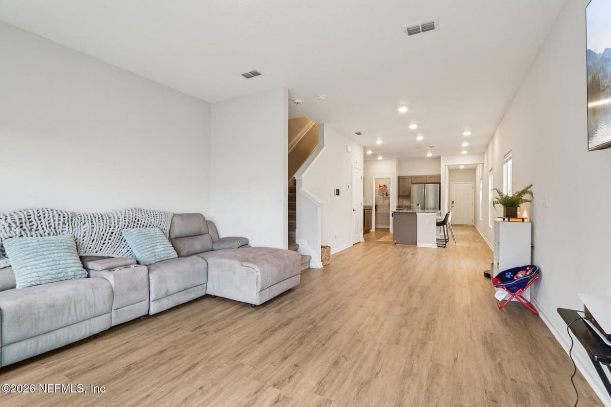 5801 LE SABRE Road, Jacksonville, FL 32244 2