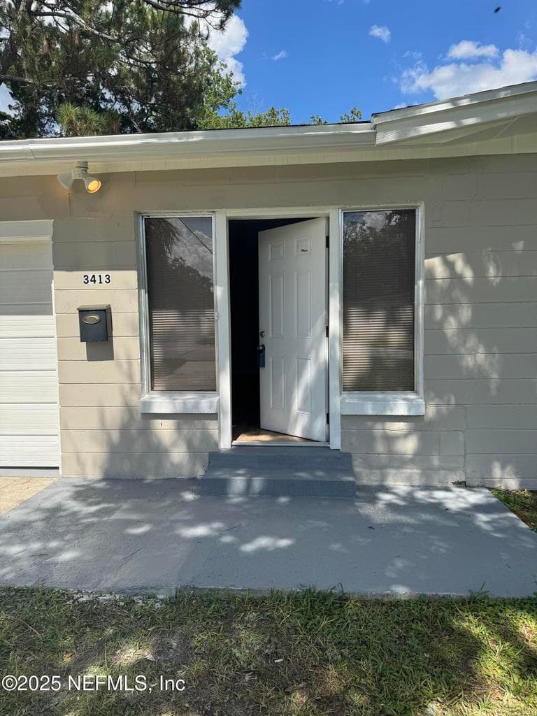 3413 EVE Drive E, Jacksonville, FL 32246 2
