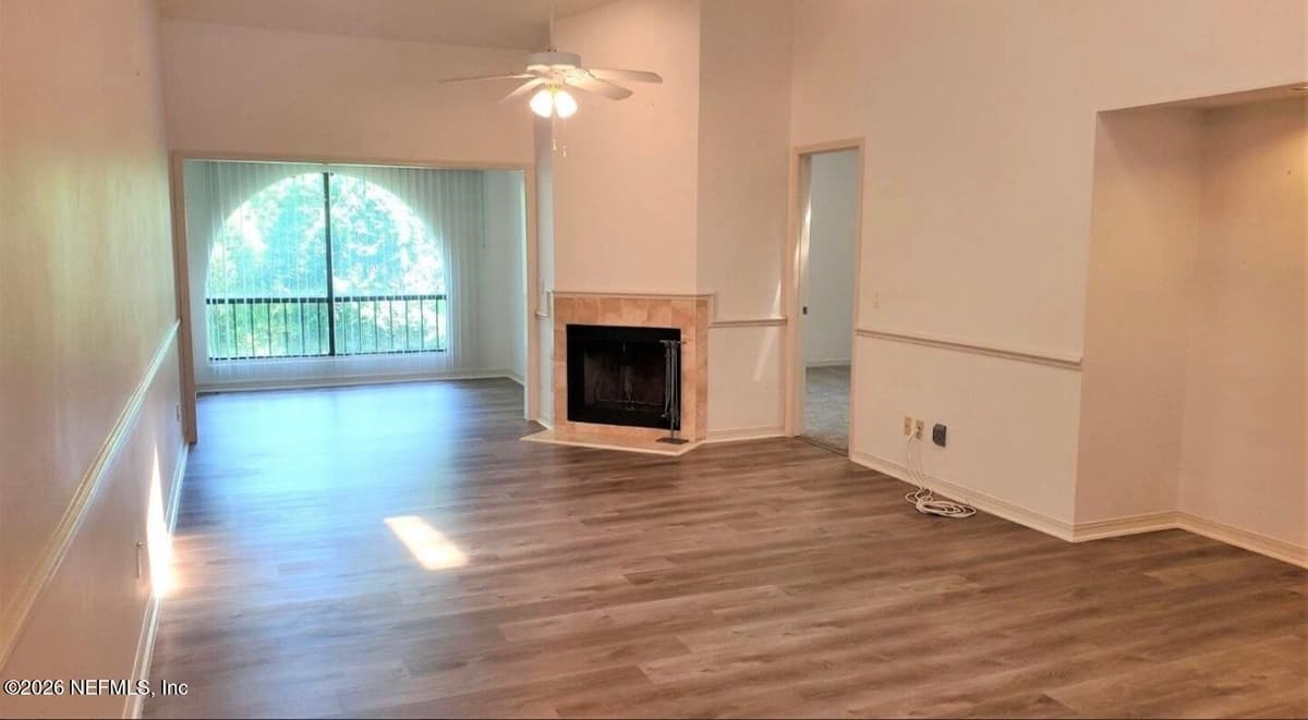 3809 LAVISTA Circle 239, Jacksonville, FL 32217 3