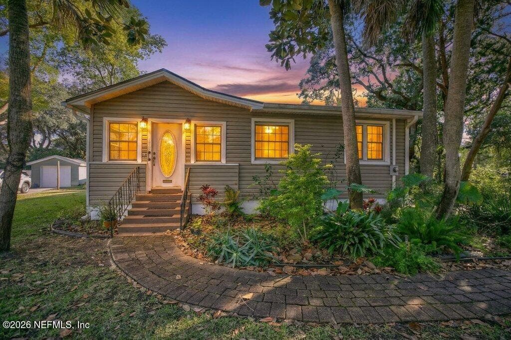 1636 LOWER 4TH Avenue N, Jacksonville Beach, FL 32250 2