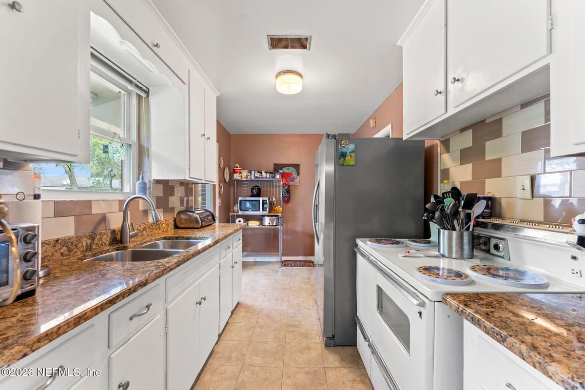 1010 ARLINGWOOD Avenue, Jacksonville, FL 32211 3