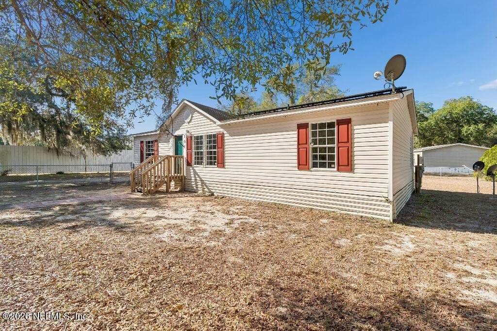 101 RIDGEWOOD Avenue, Interlachen, FL 32148 2