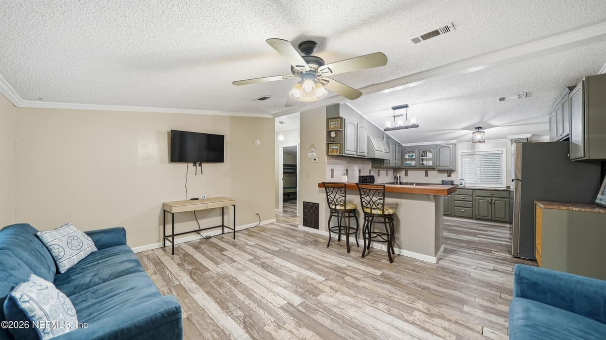 402 W 19TH Street, Jacksonville, FL 32206 3
