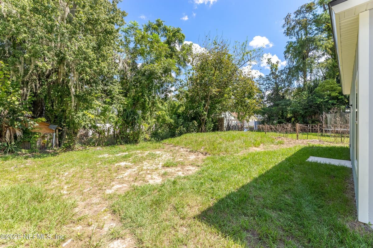 8119 SISKIN Avenue, Jacksonville, FL 32219 3