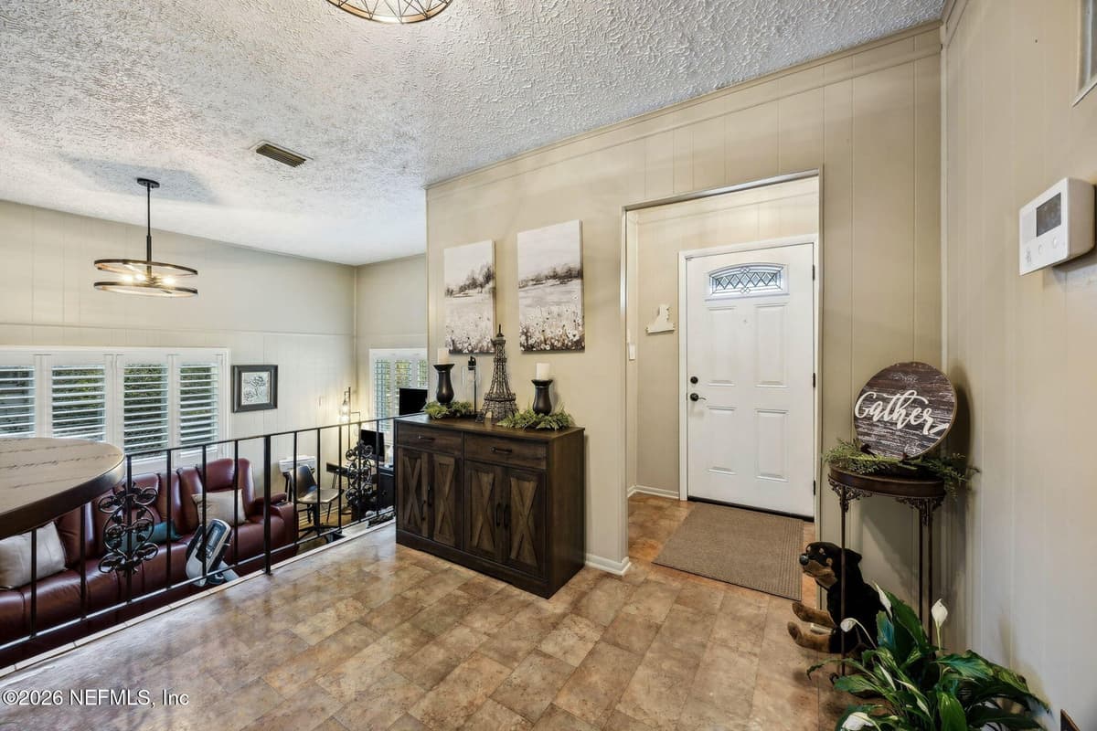 3330 LANSDELL Drive, Jacksonville, FL 32208 2