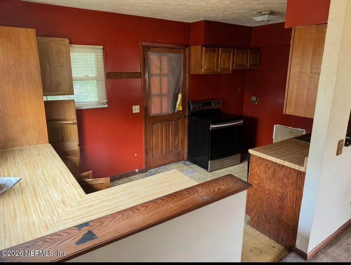 943 NOAH Road, Jacksonville, FL 32218 3