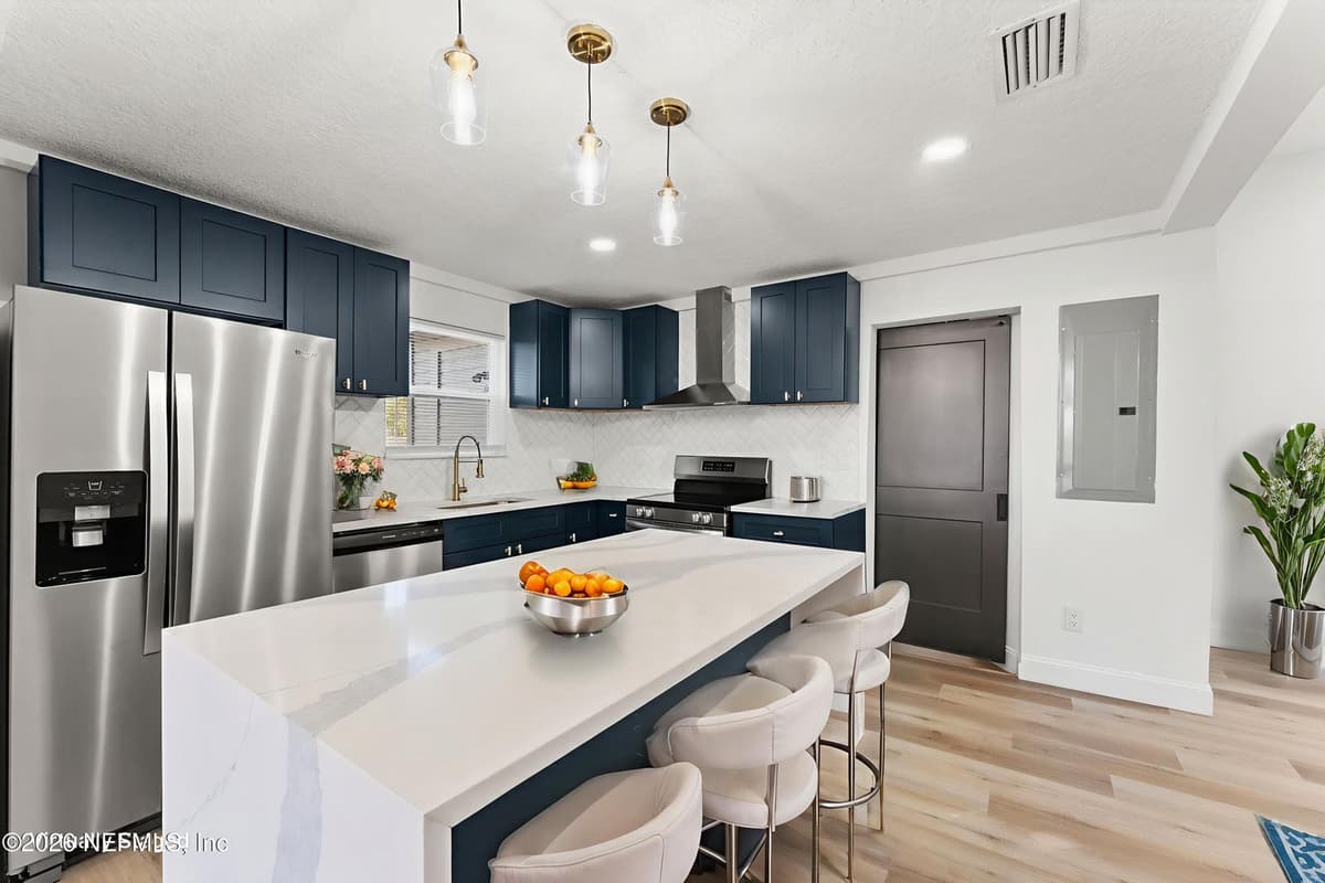 101 E 7TH Street, Jacksonville, FL 32206 3