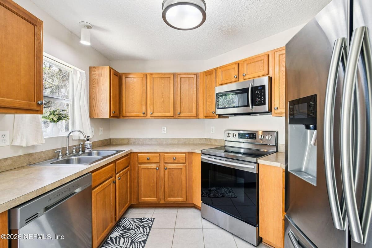 1605 VINELAND Circle C, Fleming Island, FL 32003 2