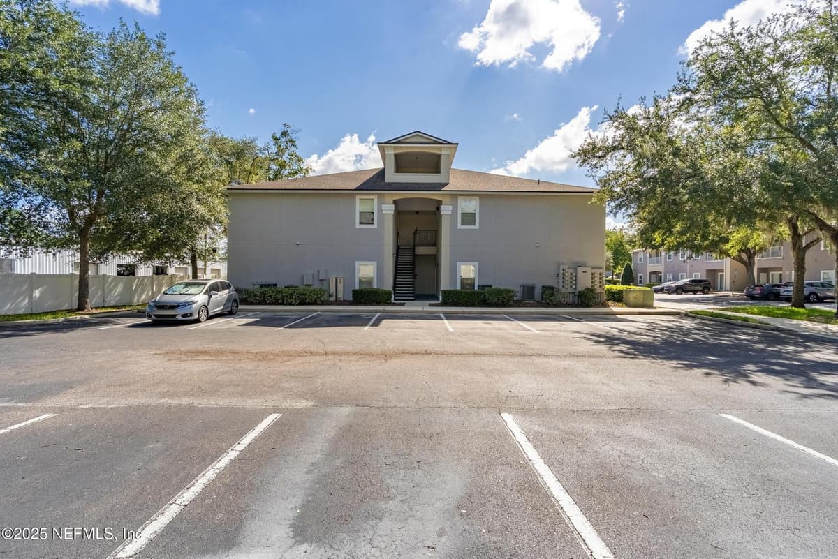 6069 MAGGIES Circle 115, Jacksonville, FL 32244 2