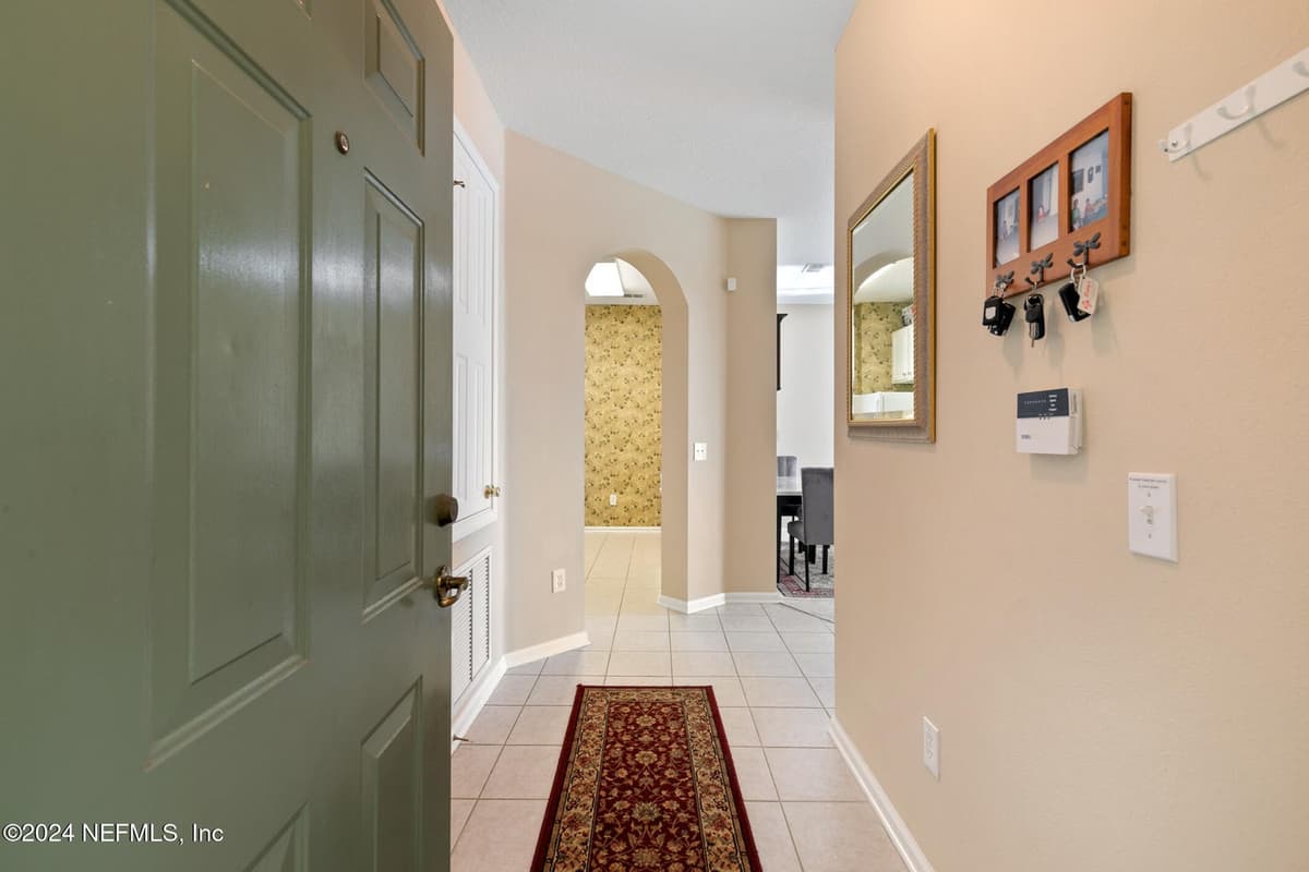 7801 POINT MEADOWS Drive 8406, Jacksonville, FL 32256, Jacksonville, FL - photo 2