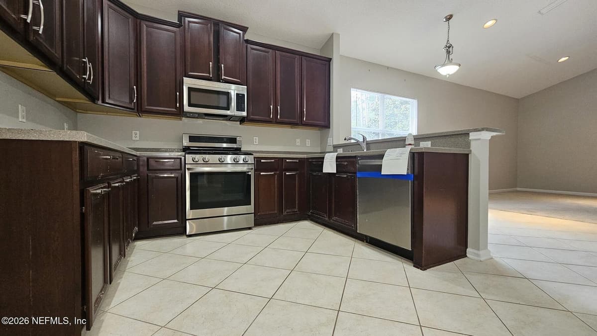 5935 BRUSH HOLLOW Road, Jacksonville, FL 32258 2