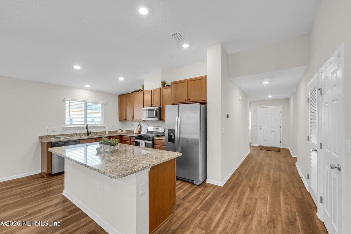 10914 STAPLETON Drive, Jacksonville, FL 32222 3