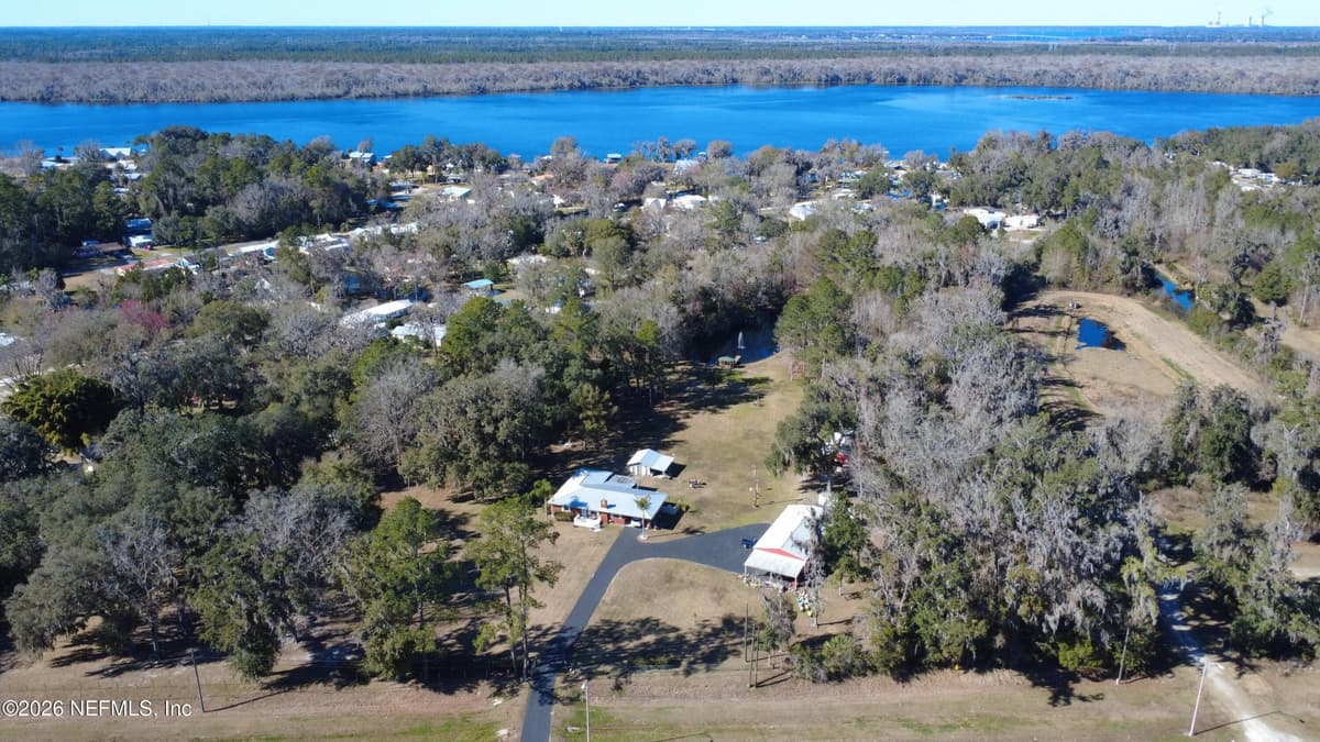 689 S HIGHWAY17, San Mateo, FL 32187 2