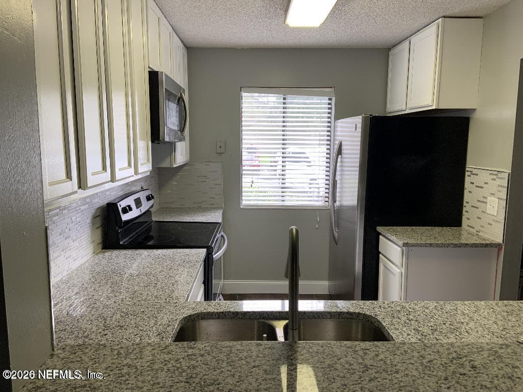 8300 PLAZA GATE Lane 1193, Jacksonville, FL 32217 2