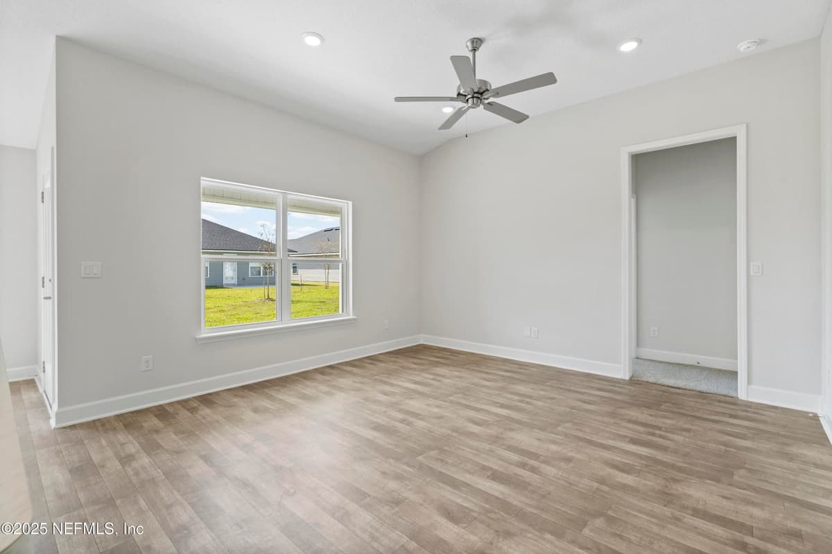 8357 HELMSLEY Boulevard, Jacksonville, FL 32219 3