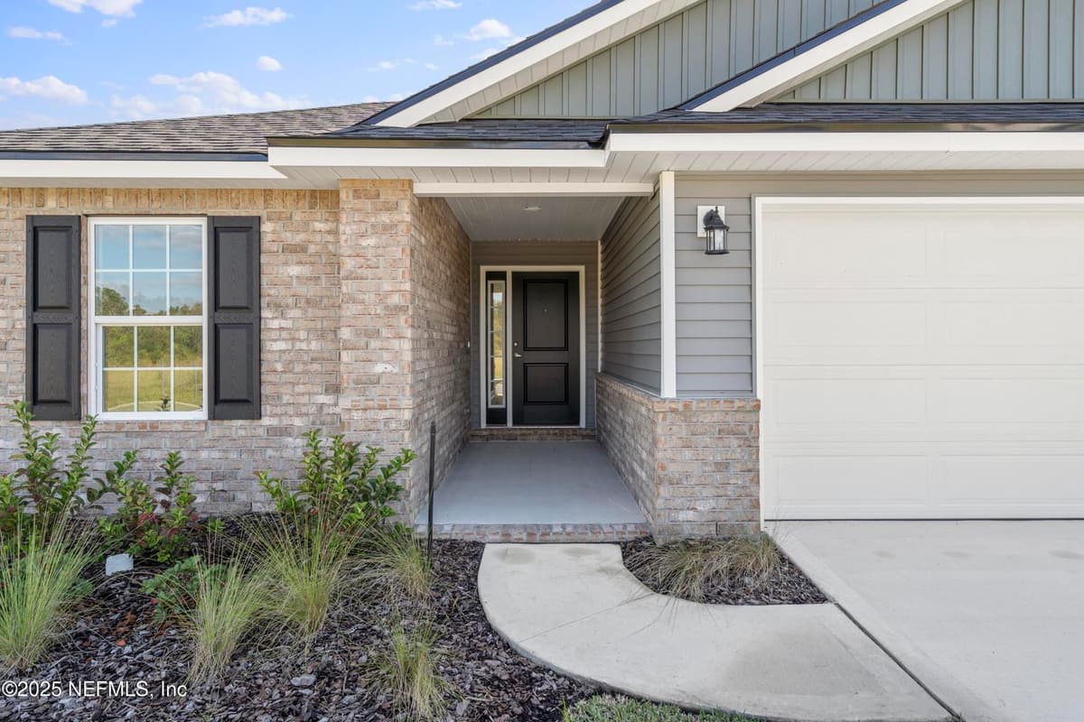 8381 HELMSLEY Boulevard, Jacksonville, FL 32219 2