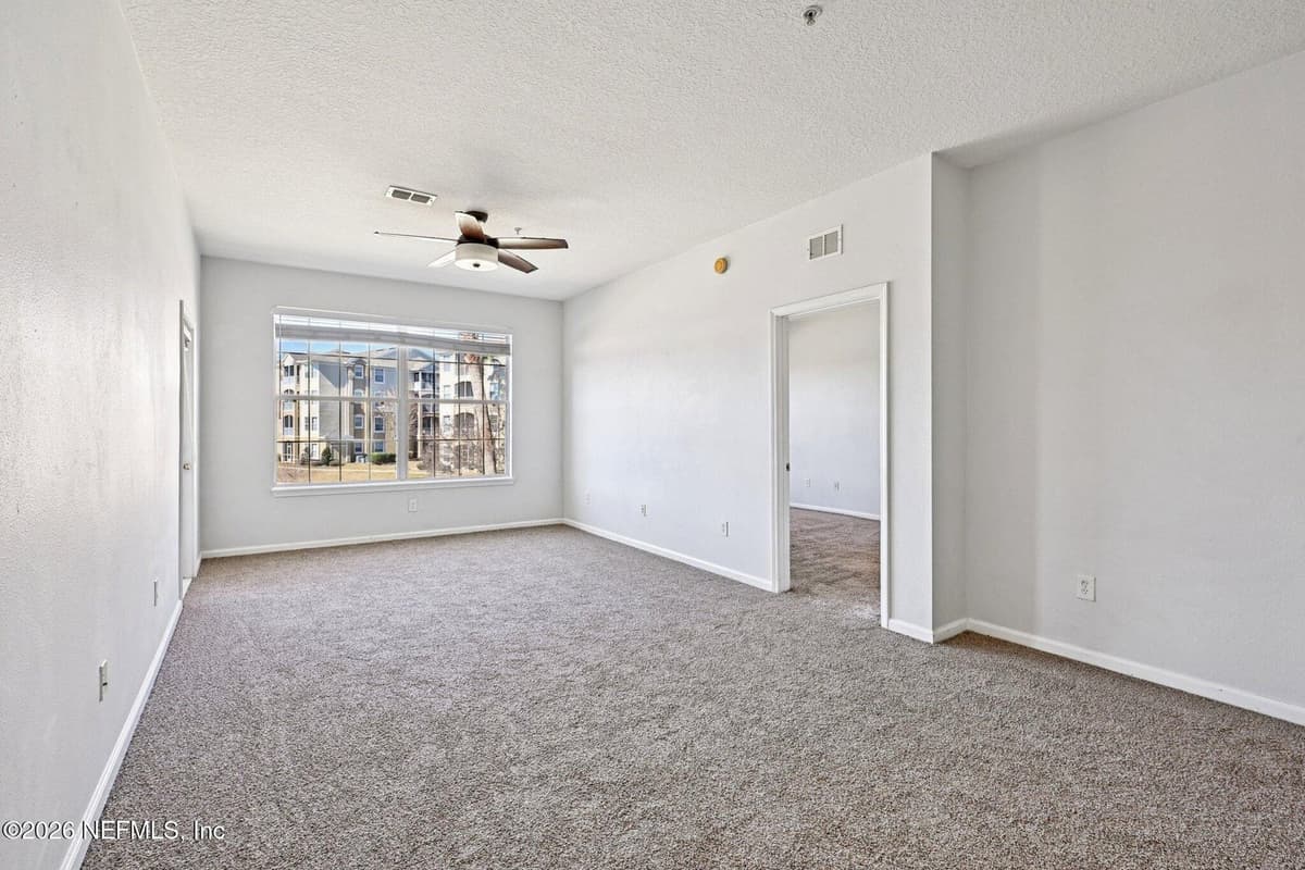 7801 POINT MEADOWS Drive 8209, Jacksonville, FL 32256 2