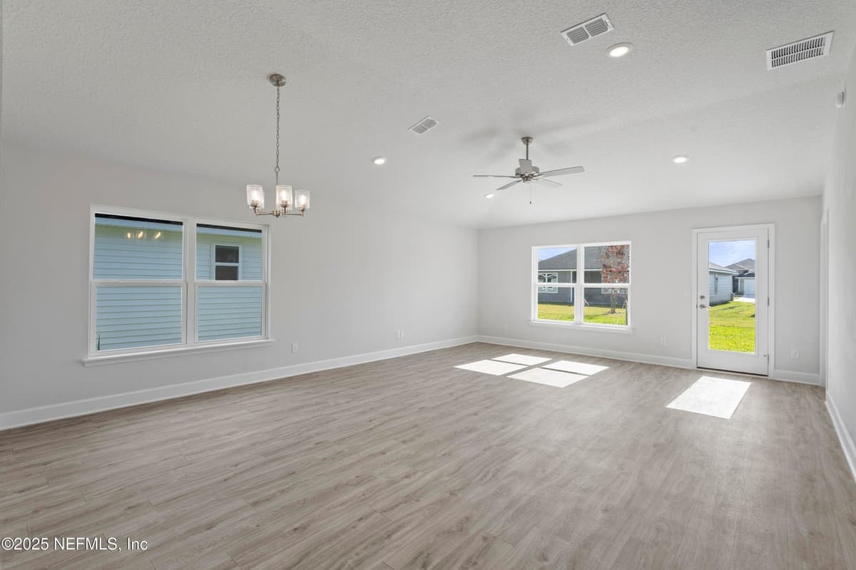 8309 HELMSLEY Boulevard, Jacksonville, FL 32219 3