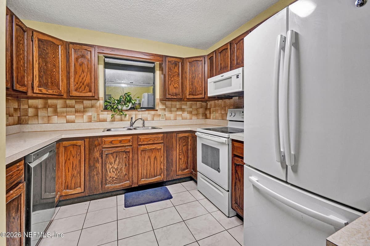 1305 LAKE ASBURY Drive, Green Cove Springs, FL 32043 3