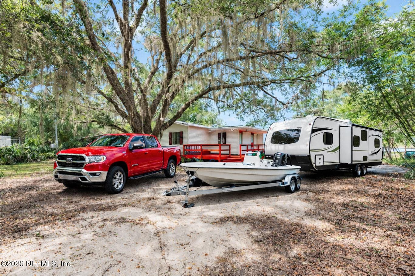 140 MORRIS LAKE Drive, Hawthorne, FL 32640