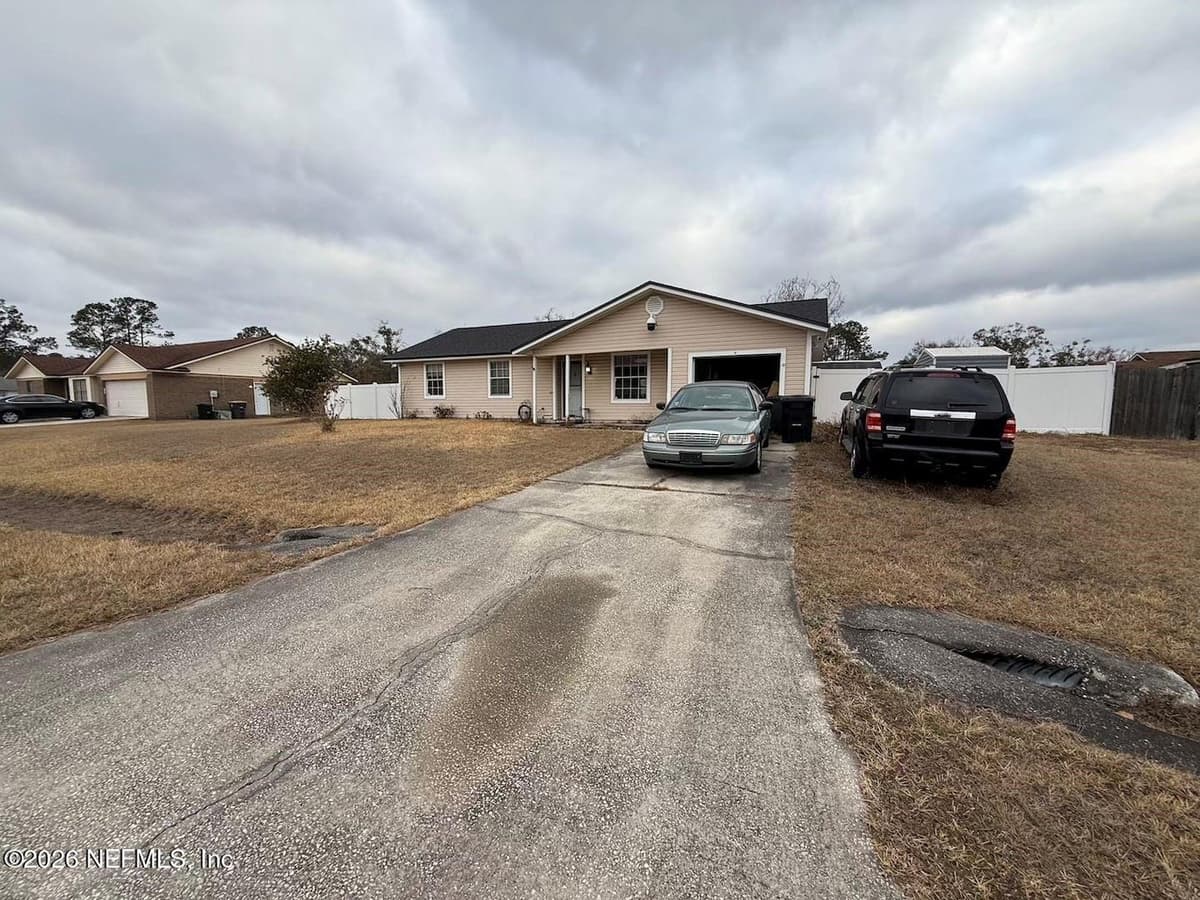 8819 FALCON TRACE Drive S, Jacksonville, FL 32222 2