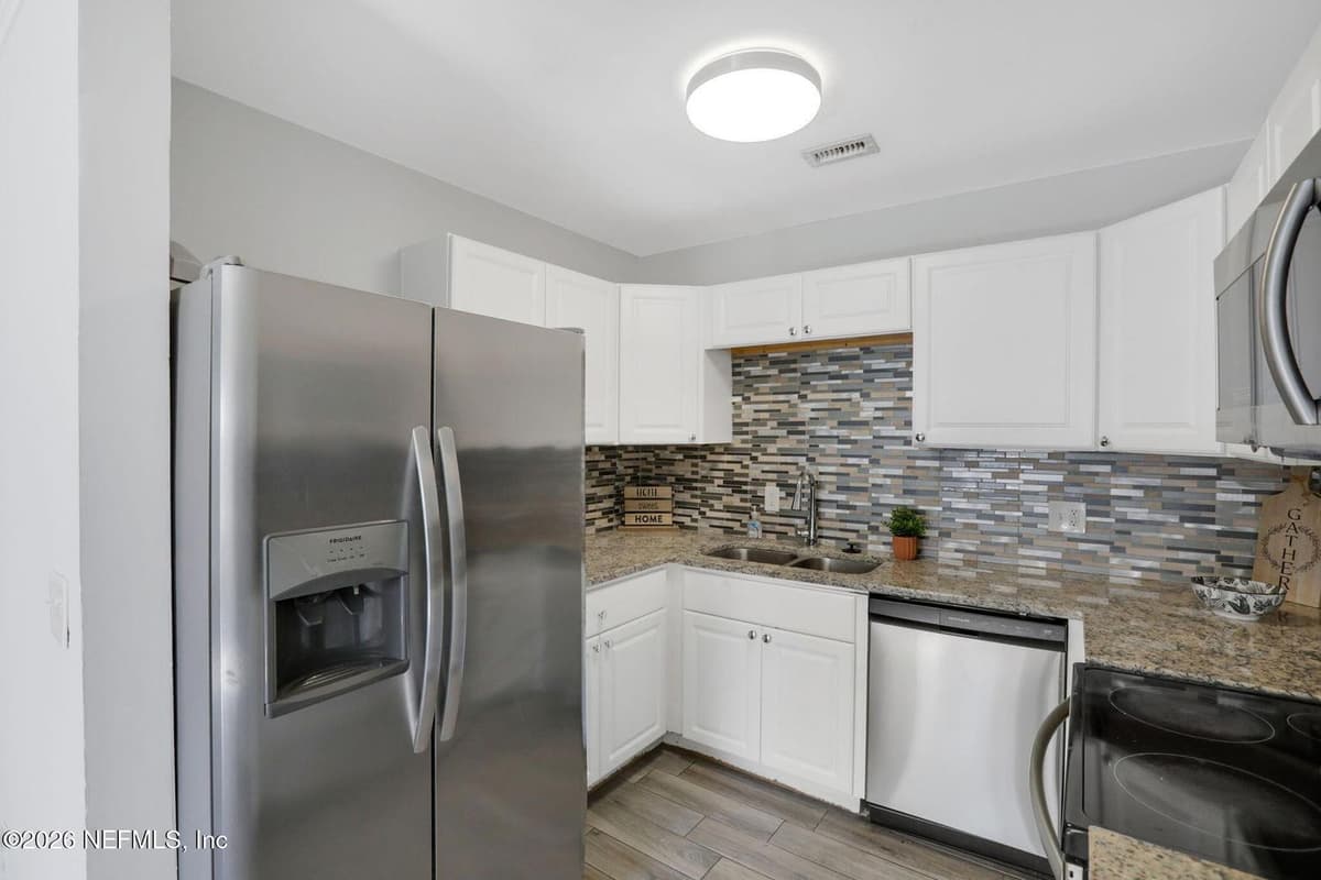 4325 PLAZA GATE Lane S 201, Jacksonville, FL 32217 3