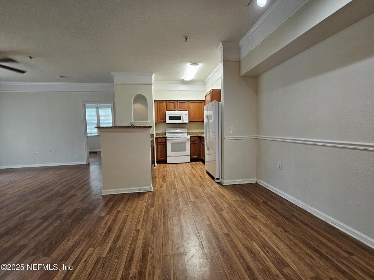 8550 TOUCHTON Road 218, Jacksonville, FL 32216 3