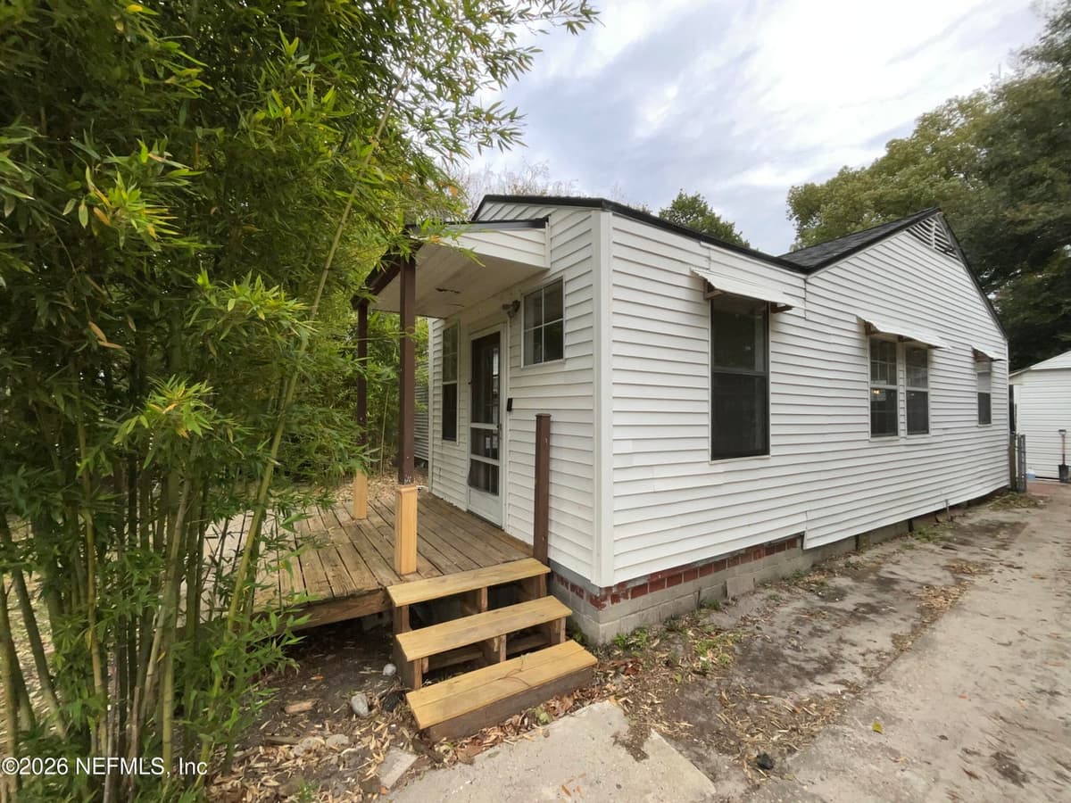 2737 LAKE SHORE Boulevard, Jacksonville, FL 32210 2