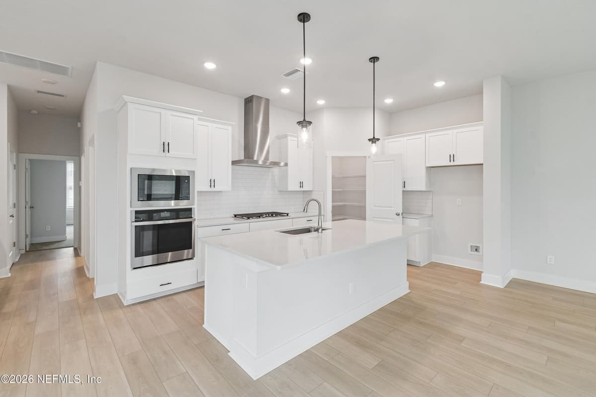 10165 ELEMENT Road, Jacksonville, FL 32256 3